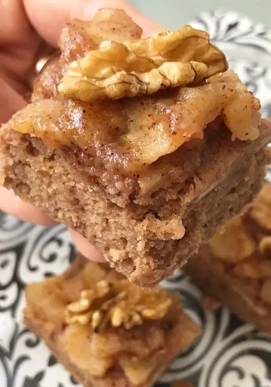 Bolinho de banana com nozes