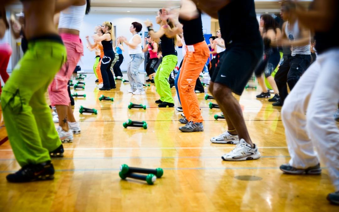 Zumba: parece brincadeira, mas é exercício sério e traz benefícios para o corpo e a mente